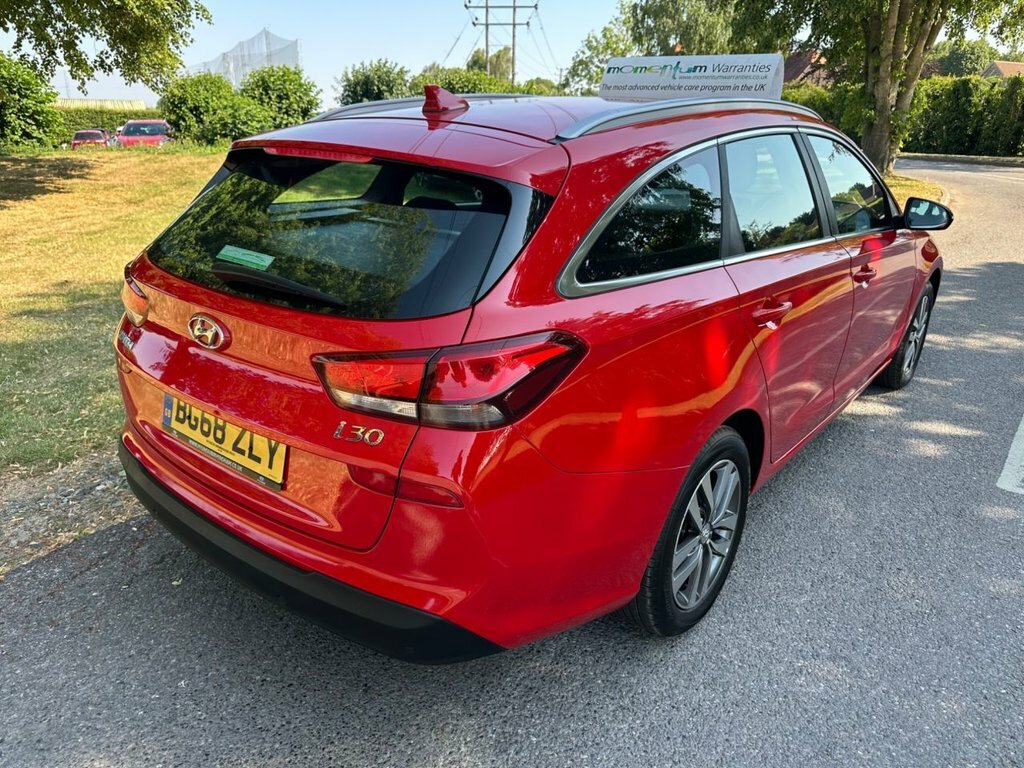 Hyundai I30 1L Se Nav Red #5