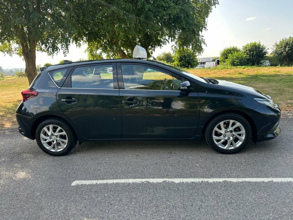 Toyota Auris 1.6L Icon Grey #2