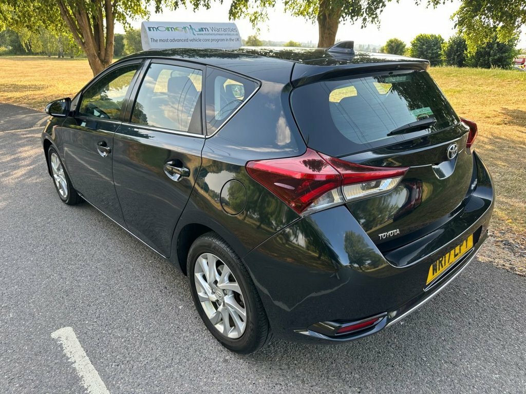Toyota Auris Hatchback Blue #9