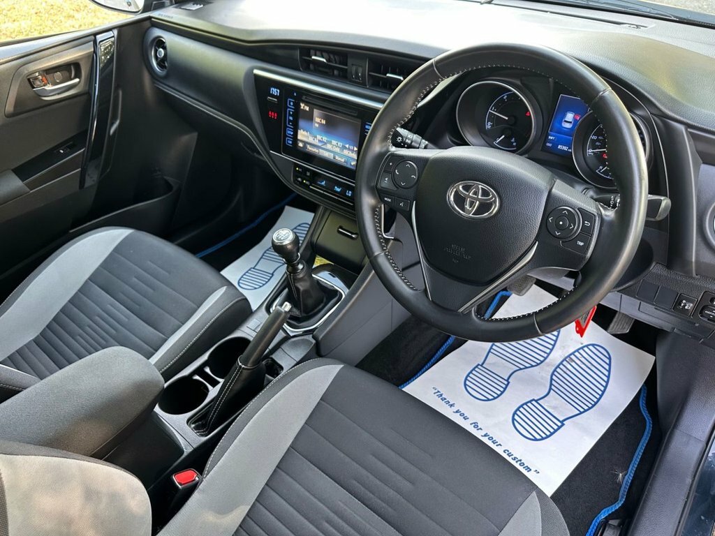 Toyota Auris Hatchback Blue #14