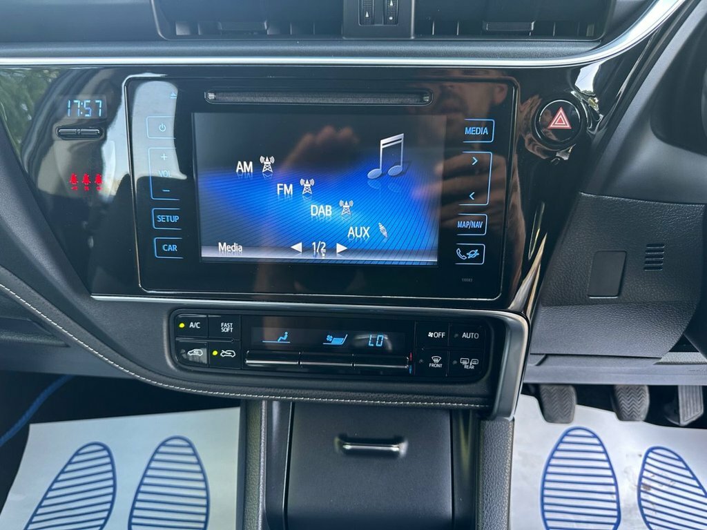 Toyota Auris Hatchback Blue #17