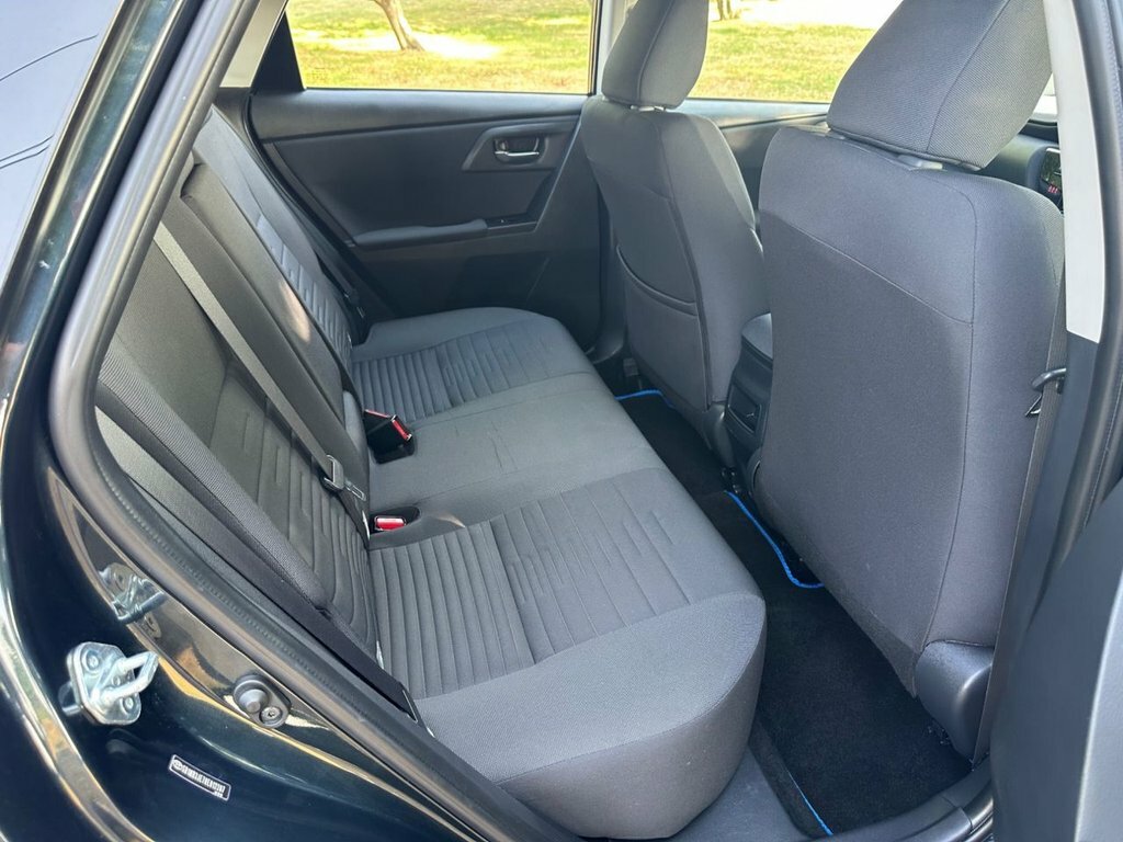 Toyota Auris Hatchback Blue #15