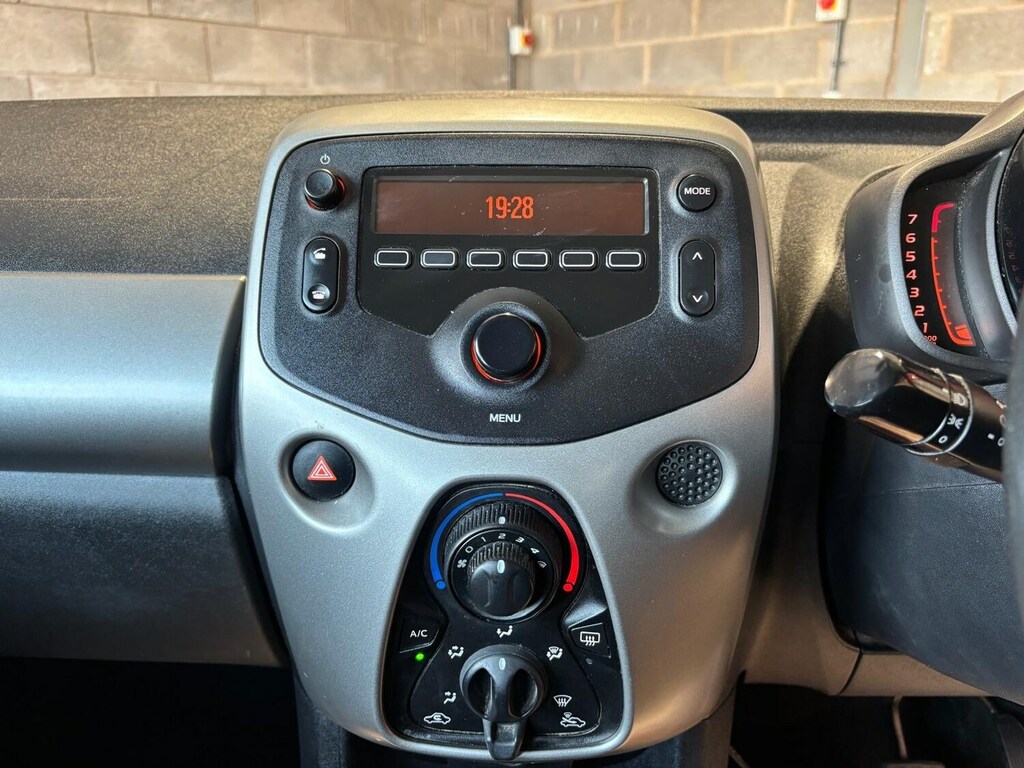 Toyota Aygo 1.0 Vvt-i Move Euro 5 Red #28