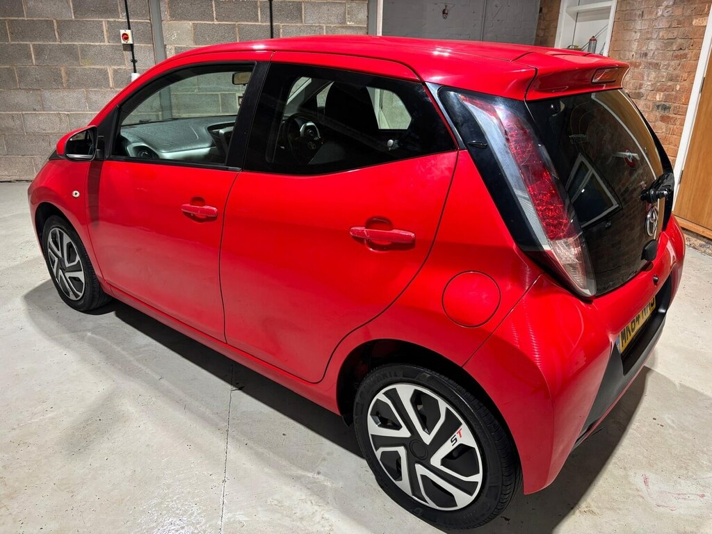 Toyota Aygo 1.0 Vvt-i Move Euro 5 Red #10