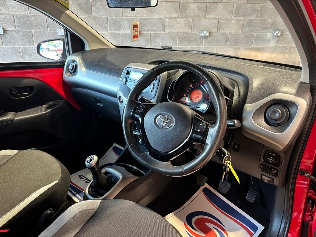 Toyota Aygo 1.0 Vvt-i Move Euro 5 Red #18