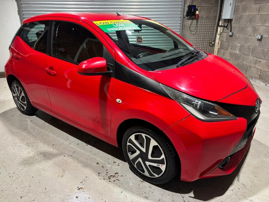 Toyota Aygo 1.0 Vvt-i X-play Red #4