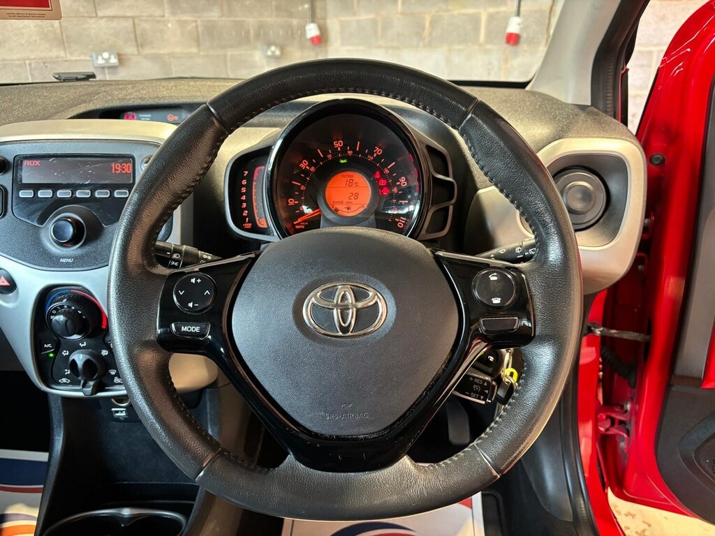 Toyota Aygo 1.0 Vvt-i Move Euro 5 Red #23