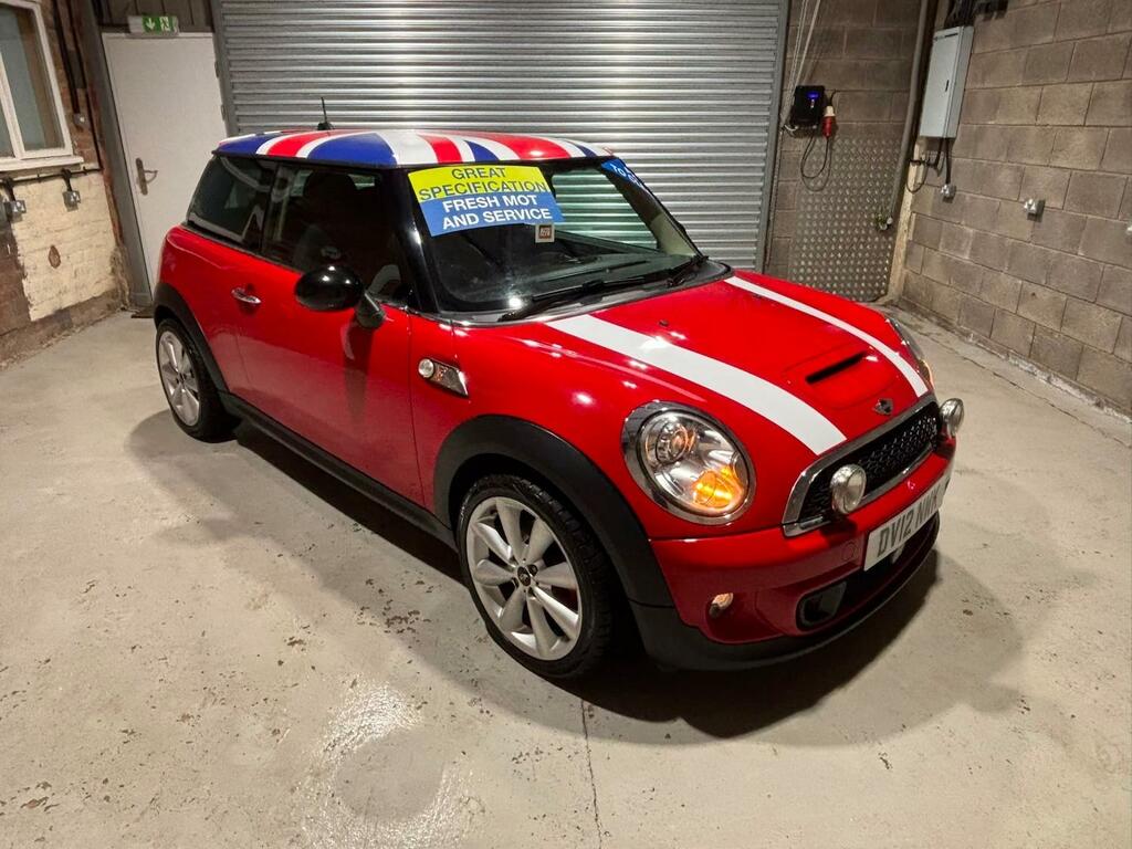 Mini Hatch 2.0 Cooper S D Red