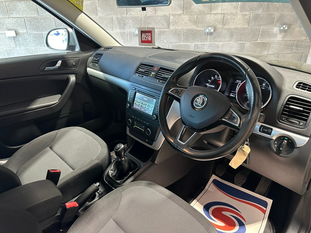 Skoda Yeti Black Edition Black #16