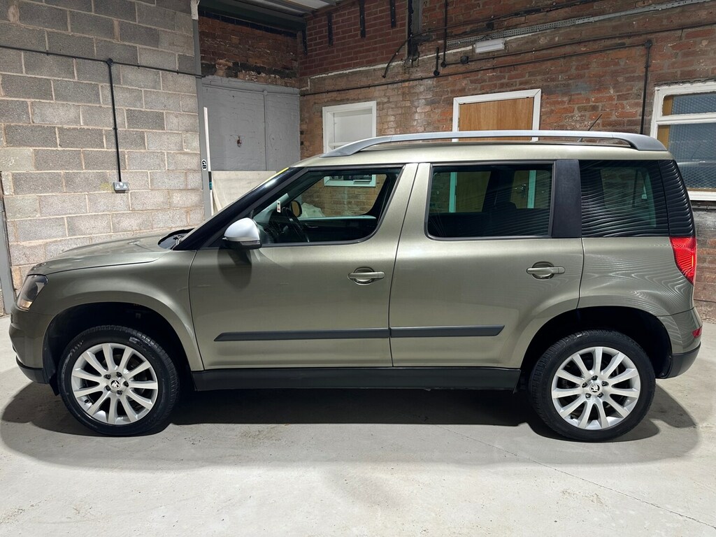 Skoda Yeti Black Edition Black #9