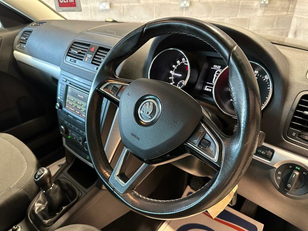 Skoda Yeti Black Edition Black #17