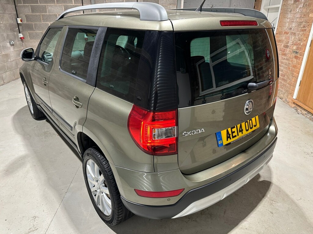 Skoda Yeti Black Edition Black #8
