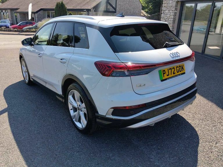 Audi Q4 E Tron Q4 S Line 40 E-tron 150,00 Kw PJ72GOK White #3