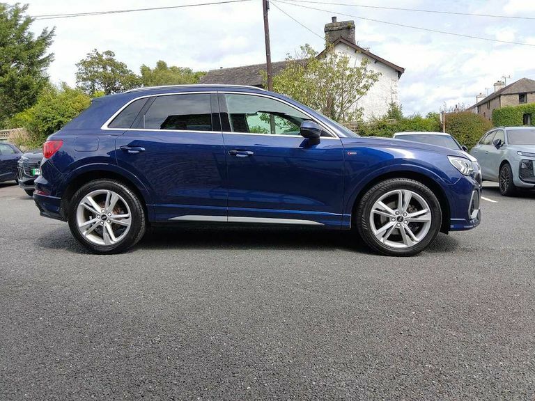 Audi Q3 1.5 Tfsi 35 Black Edition Suv S Tronic White #28