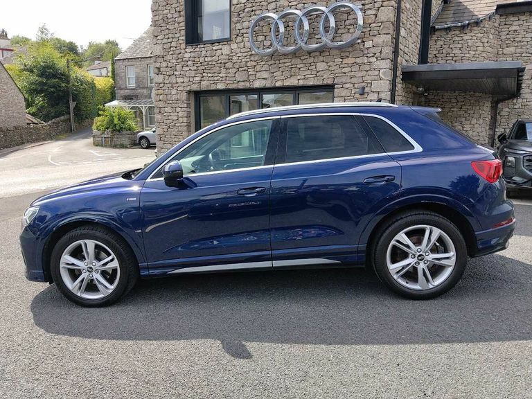 Audi Q3 1.5 Tfsi 35 Black Edition Suv S Tronic White #4