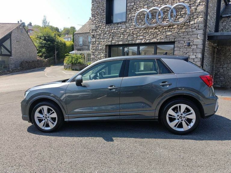 Audi Q2 S Line 35 Tfsi 150 Ps S Tronic YK22ZBL Grey #4