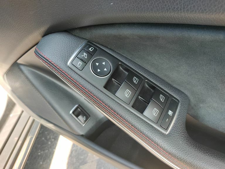 Mercedes-Benz GLA Class Gla 45 4Matic Red #17