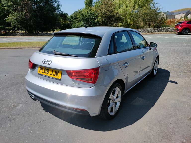Audi A1 1.4 Tfsi S Line Red #6