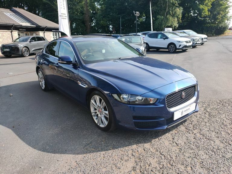 Jaguar XE 2.0 Prestige Blue #6