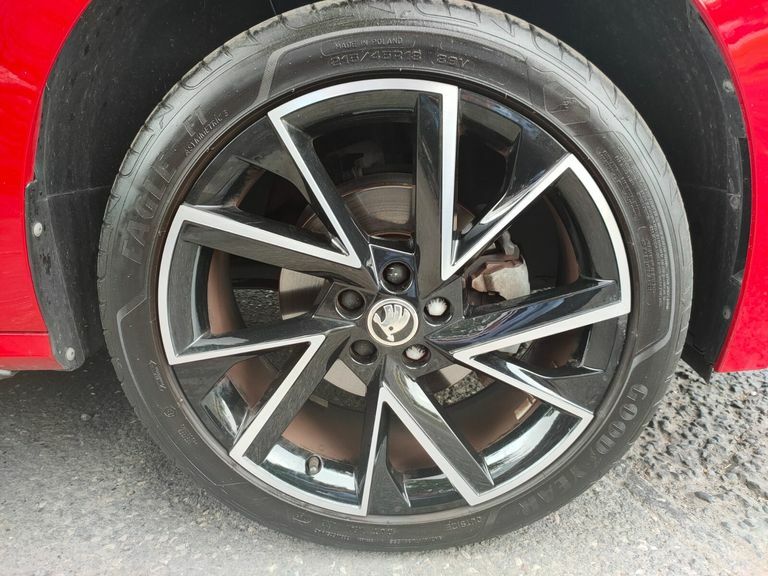 Skoda Kamiq 1.5 Tsi Monte Carlo Red #4