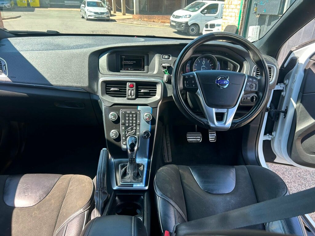 Volvo V40 Hatchback Red #9