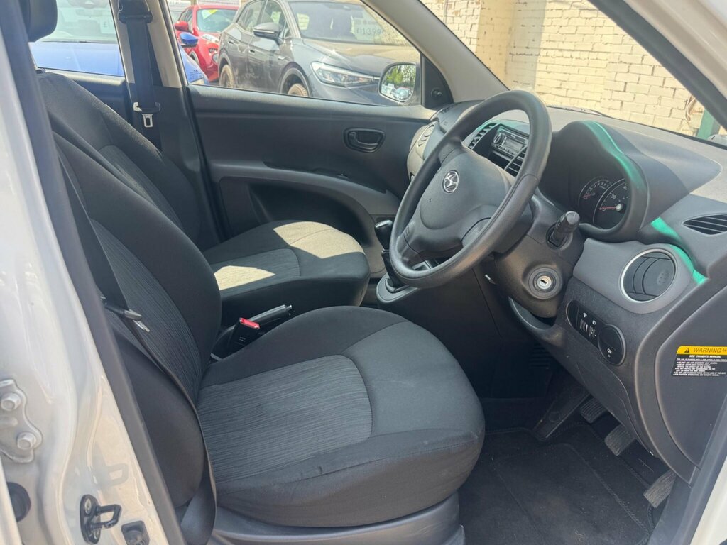 Hyundai I10 I10 Se White #9