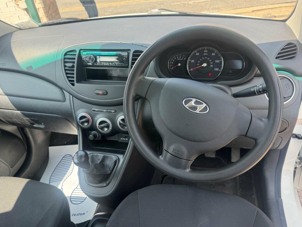 Hyundai I10 I10 Se White #7