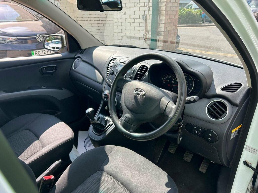 Hyundai I10 Active White #8