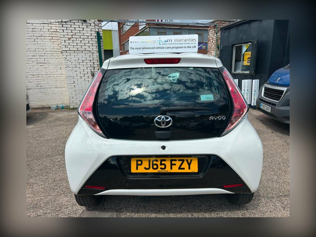 Toyota Aygo 1.0 Vvt-i X-pression X-wave Euro 5 Euro 5 PJ65FZY White #6