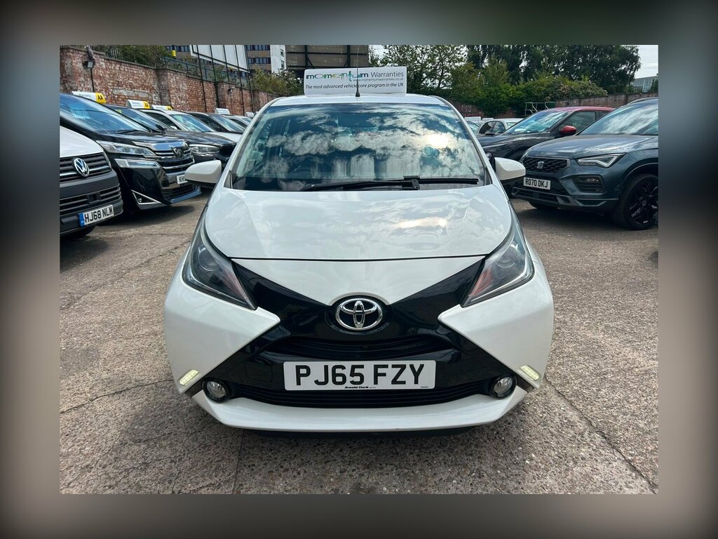 Toyota Aygo 1.0 Vvt-i X-pression X-wave Euro 5 Euro 5 PJ65FZY White #5