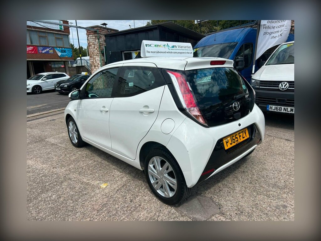 Toyota Aygo 1.0 Vvt-i X-pression X-wave Euro 5 Euro 5 PJ65FZY White #4
