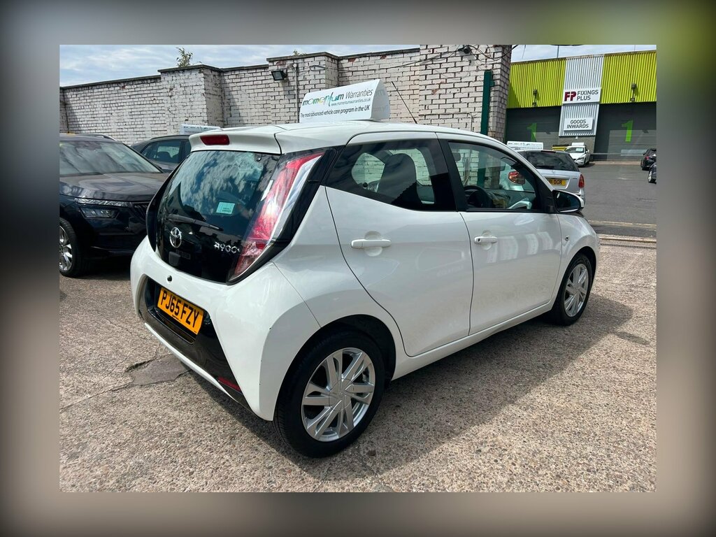 Toyota Aygo 1.0 Vvt-i X-pression X-wave Euro 5 Euro 5 PJ65FZY White #3