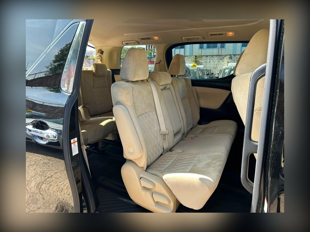 Toyota Vellfire 2.4 Hybrid E-four 8 Seater White #11