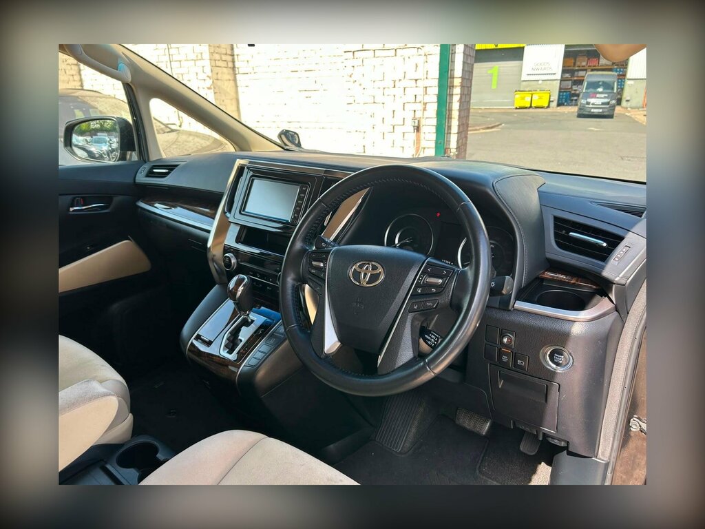 Toyota Vellfire 2.4 Hybrid E-four 8 Seater White #8
