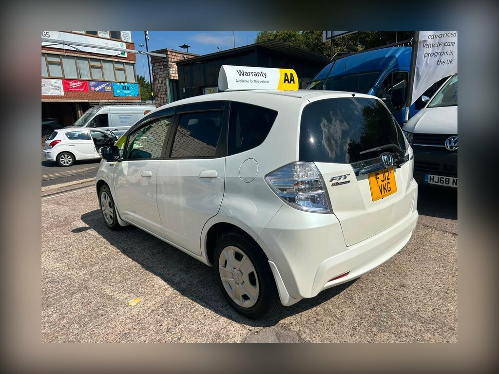 Honda Fit 1.3 Hybrid White #4