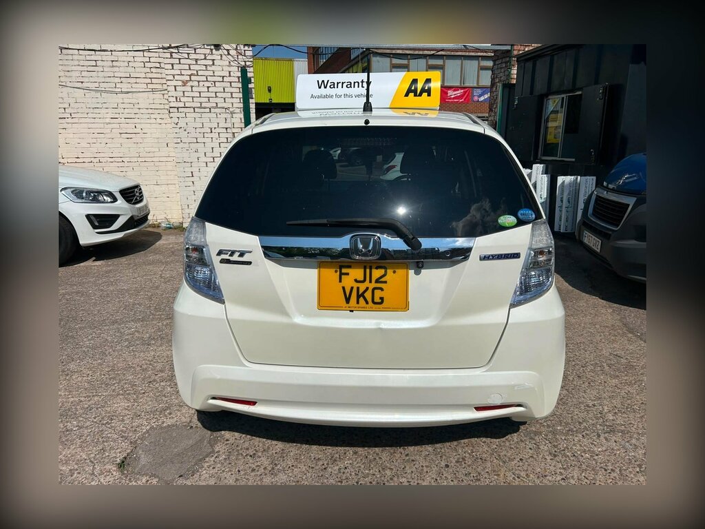Honda Fit 1.3 Hybrid White #6
