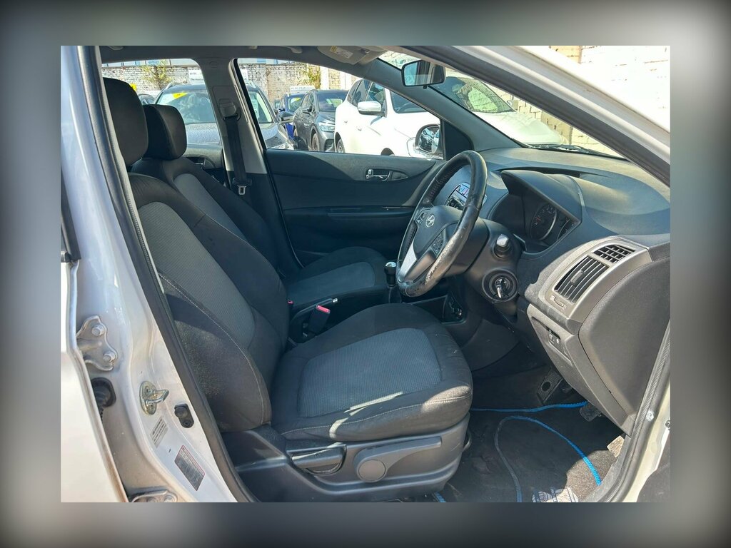 Hyundai I20 1.2 Active Euro 5 White #8