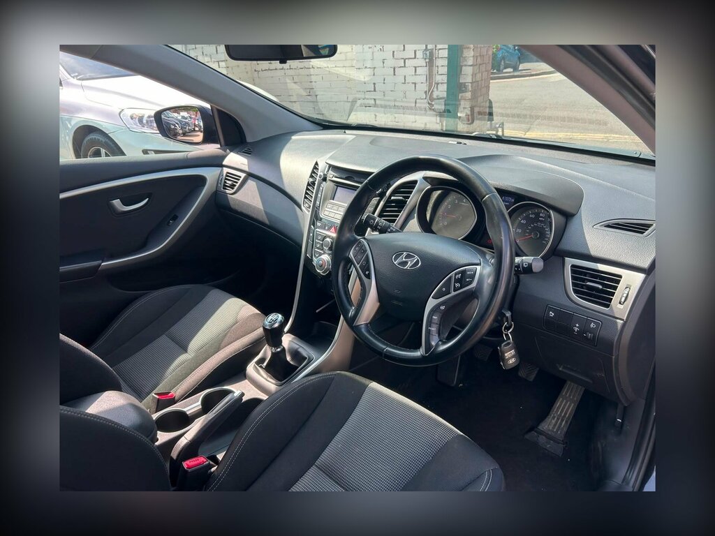 Hyundai I30 1.6 Active Blue Drive Crdi 109 Bhp Blue #7