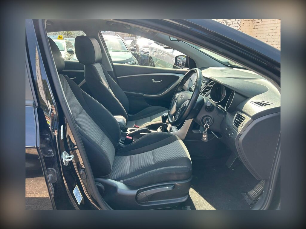 Hyundai I30 1.6 Active Blue Drive Crdi 109 Bhp Blue #8