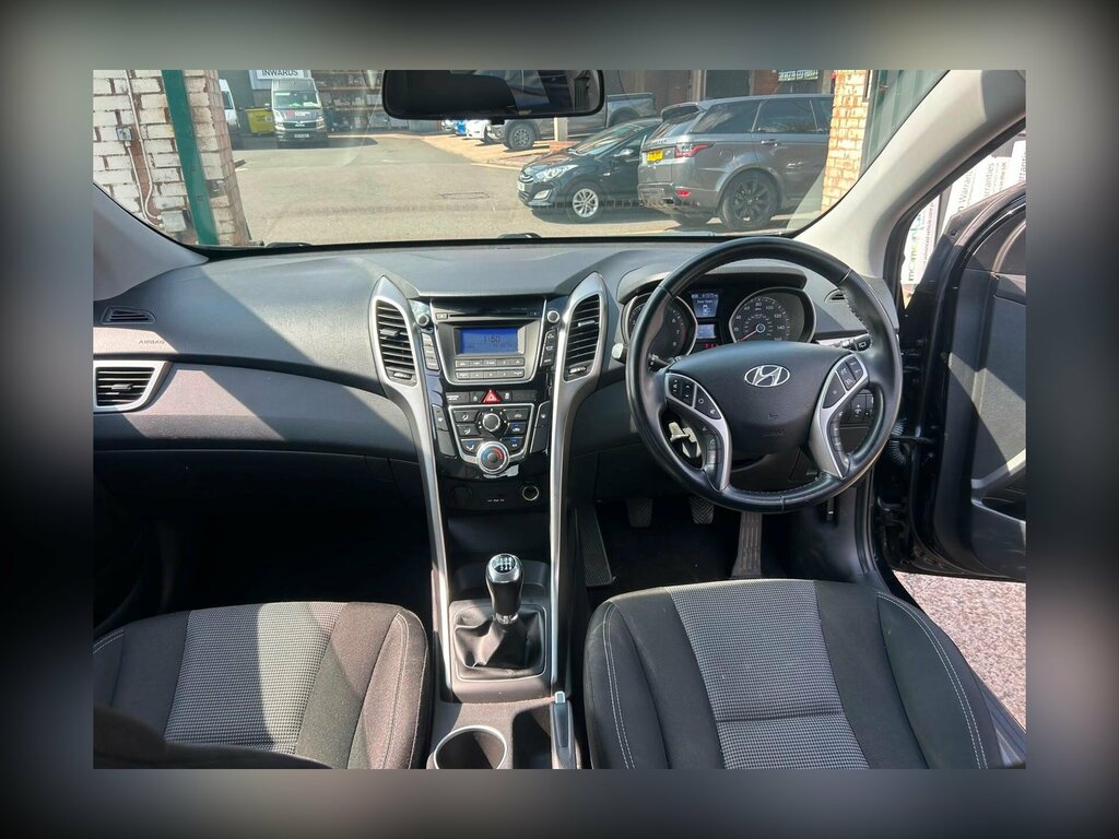 Hyundai I30 1.6 Active Blue Drive Crdi 109 Bhp Blue #9