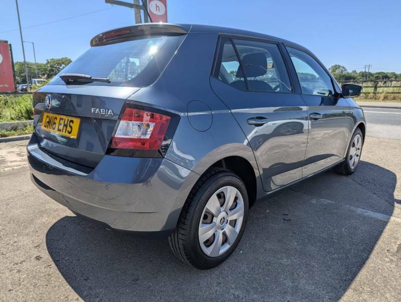 Skoda Fabia 1.0 Mpi 60 S - 2016 16 Grey #4