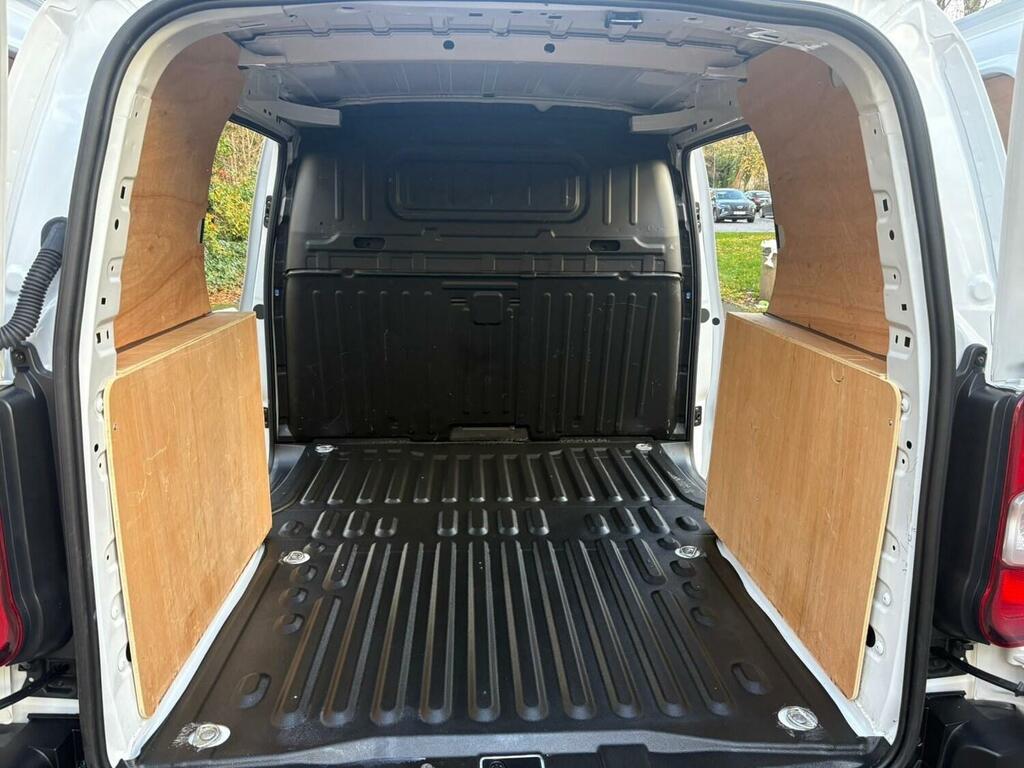 Toyota PROACE 1.5D 100 Active Van 6 Speed MD73WZA White #5