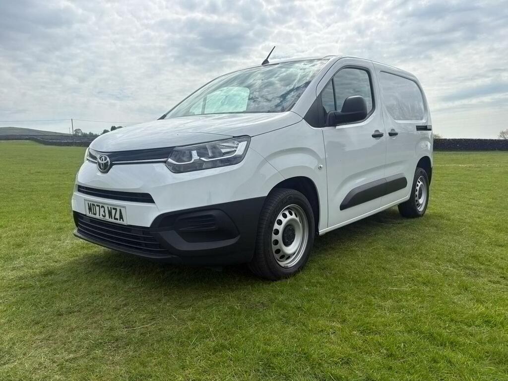 Toyota PROACE 1.5D 100 Active Van 6 Speed MD73WZA White #3