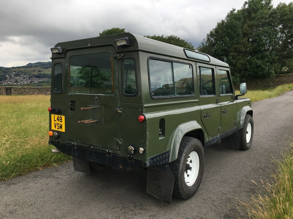 Land Rover Defender 110 110 200 Tdi County Station Wagon Green #2