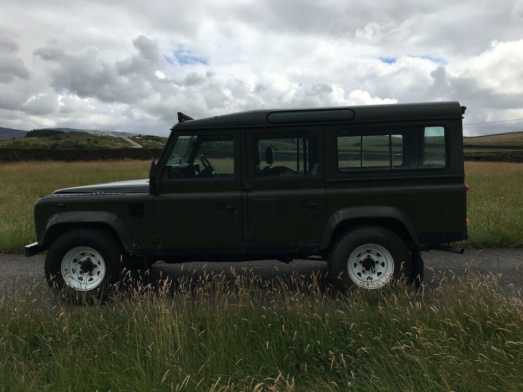 Land Rover Defender 110 110 200 Tdi County Station Wagon Green #5