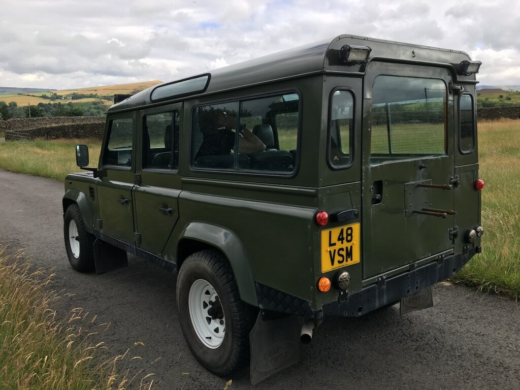Land Rover Defender 110 110 200 Tdi County Station Wagon Green #4
