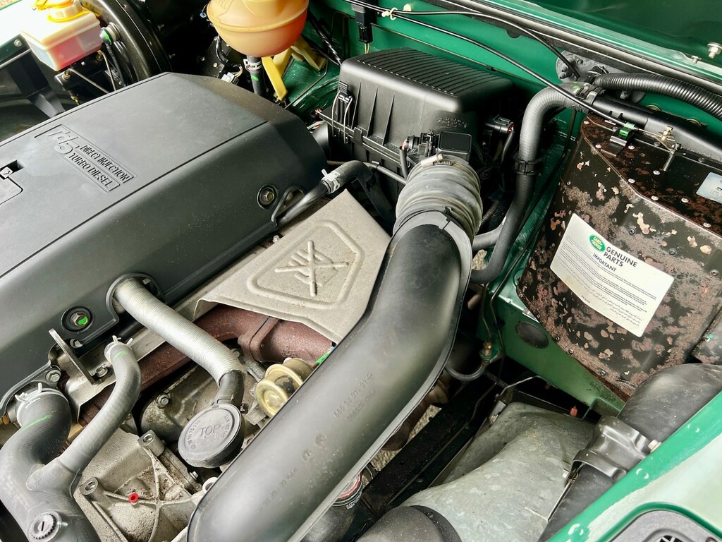 Land Rover Defender 90 2.5 Td5 County Hard Top Suv Swb 282 Green #28