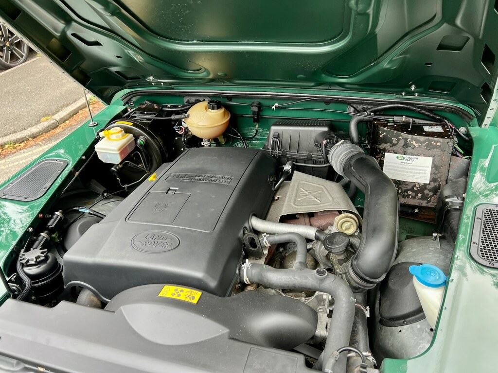 Land Rover Defender 90 2.5 Td5 County Hard Top Suv Swb 282 Green #24