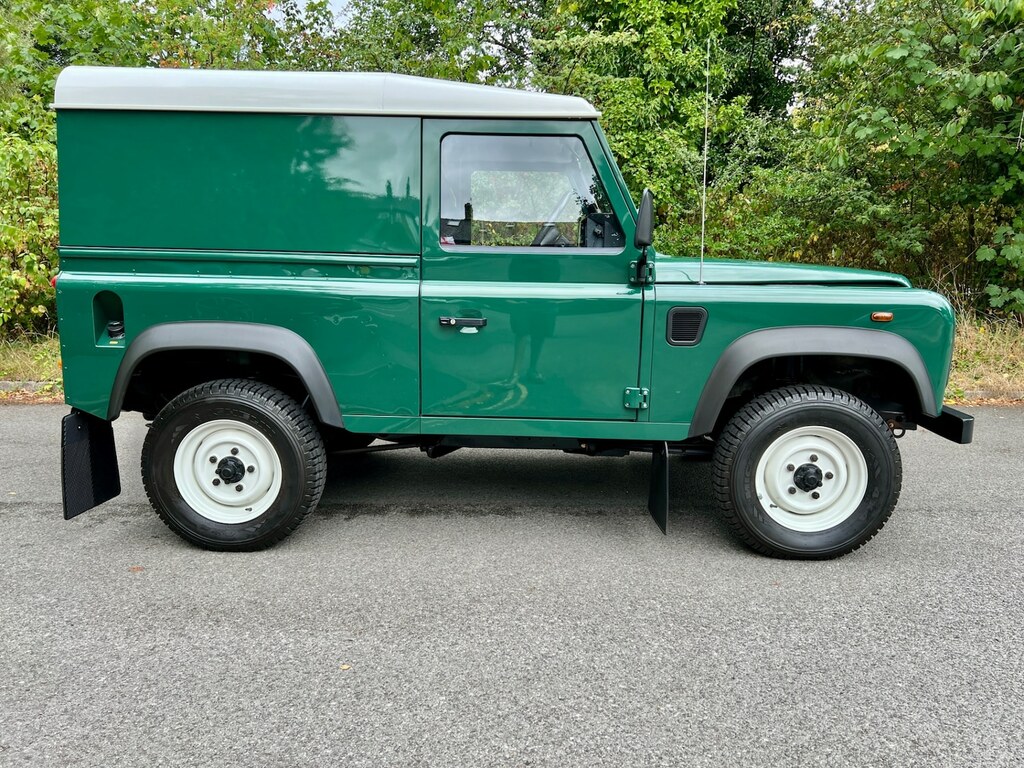 Land Rover Defender 90 90 Td5 Hard Top Green #2