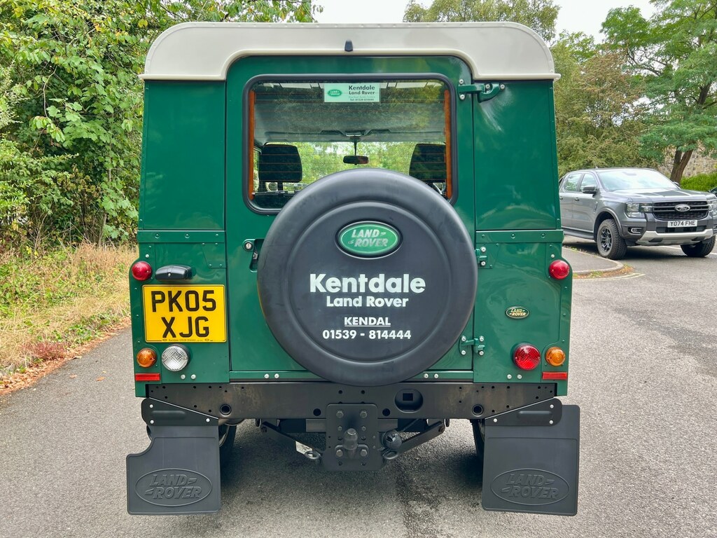 Land Rover Defender 90 90 Td5 Hard Top Green #4